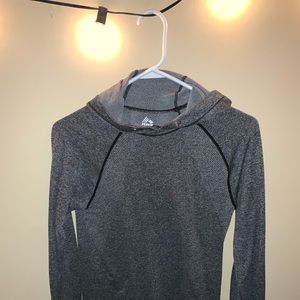 Tight long sleeve running shirt